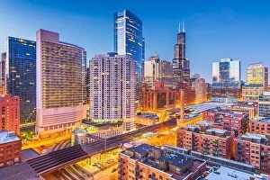 Images Dated 16th May 2018: Chicago, Illinois, USA downtown cityscape at dusk