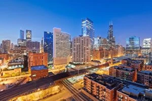 Images Dated 16th May 2018: Chicago, Illinois, USA downtown cityscape at dusk