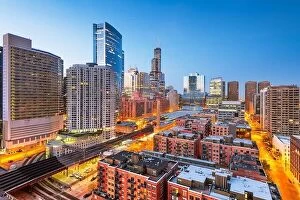 Images Dated 16th May 2018: Chicago, Illinois, USA downtown cityscape and tracks at dusk