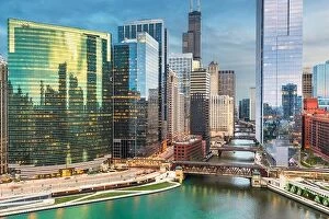 Images Dated 8th May 2018: Chicago, Illinois USA skyline over the river at twilight