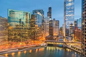 Images Dated 8th May 2018: Chicago, Illinois USA skyline over the river twilight