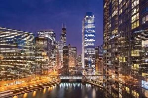 Images Dated 8th May 2018: Chicago, Illinois USA skyline over the river at twilight
