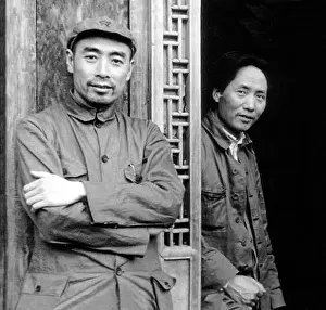 Revolutionary Prints: China: Relaxed Zhou Enlai (left) and Mao Zedong at the Chinese Communist capital of Yan'an