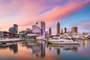 Cleveland, Ohio, USA downtown city skyline and harbor at twilight