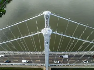 Close-up aerial photo of the Franklin Delano Roosevelt Mid-Hudson Bridge over the Hudson River, Poughkeepsie NY