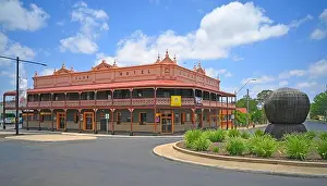 High Street Prints: The Club Hotel in Grey Street in Glen Innes