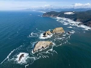 Images Dated 1st March 2023: The cold Pacific Ocean washes against the rugged and scenic northern coast of Oregon