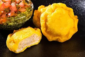 Filling Prints: Colombian chicken stuffed cake - Colombian food