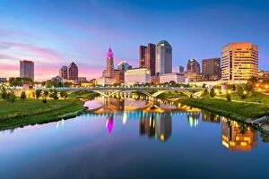 Images Dated 11th August 2019: Columbus, Ohio, USA skyline on the river at dusk
