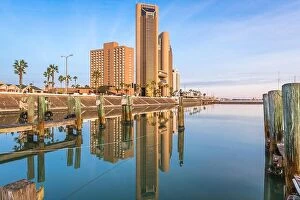 Images Dated 31st January 2018: Corpus Christi, Texas, USA skyline on the bay in the day