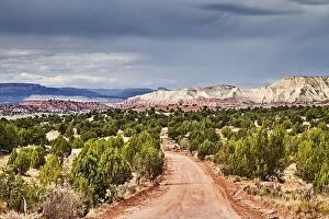 Images Dated 16th October 2015: Cottonwood Canyon Road is a cross-country route through Grand Staircase-Escalante National