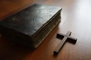 Glory Prints: The cross of God in the rays of the sun. Background religions