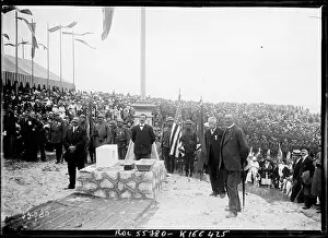Gironde Prints: A crowd gathers at Pointe de Grave in Gironde