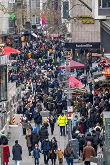 North Rhine Westphalia Prints: Crowded shopping street in Essen