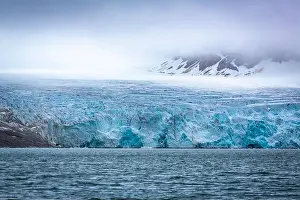 Magdalensfjorden Prints: cruising in the Arctic in the Magdalensfjord on Svalbard along a glacier