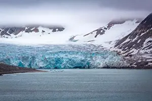 Magdalensfjorden Prints: cruising in the Arctic in the Magdalensfjord on Svalbard along a glacier