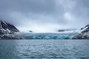 Magdalensfjorden Prints: cruising in the Arctic in the Magdalensfjord on Svalbard along a glacier