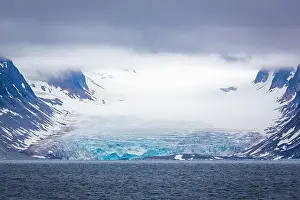 Magdalensfjorden Prints: cruising in the Arctic in the Magdalensfjord on Svalbard along a glacier