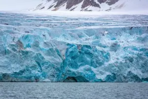 Magdalensfjorden Prints: cruising in the Arctic in the Magdalensfjord on Svalbard along a glacier