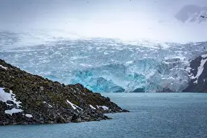 Groenlandsee Prints: Cruising in the Hamiltonbukta on Spitsbergen and driving along glacier und bird watching