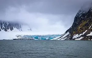 Kolony Prints: cruising at Smeerenburg on Spitsbergen, Norway
