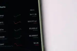Bitcoin Prints: Cryptocurrency market value on smart phone app concept