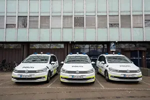 Turisme Prints: Danish Police Cars outside the Copenhagen City Police Station / Københavns Politis ekspedition (Københavns Politi)