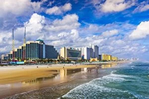 Images Dated 2nd February 2015: Daytona Beach, Florida, USA beachfront skyline