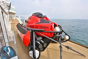 Cruise Liner Prints: Deep sea submarine C-Explorer 5 on board the Chinese cruise ships World Dream & Genting Dream