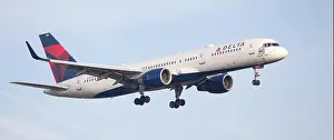 Departing Prints: Delta Air Lines Boeing 757 N709TW on final approach to London-Heathrow Airport LHR