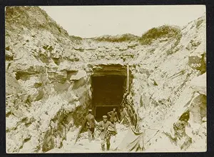 Caves Prints: Description: Die Schlacht am Damenweg