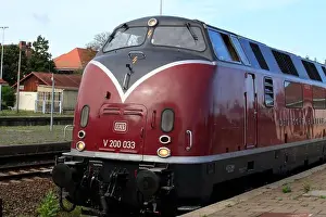 Bahnhof Prints: Deutsche Bundesbahn DB V200 033 Diesellok Einenbahn im Bahnhof Görlitz als Filmkulisse für des ARD-Fernsehfilm '3