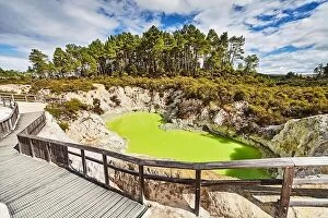Images Dated 7th April 2014: Devil's Bath pool in Waiotapu Thermal Reserve, Rotorua, New Zealand