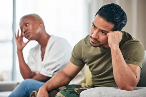 Dating Prints: Divorce, fight and couple on a couch