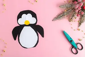 Step By Step Prints: DIY. Step-by-step instructions for making a penguin out of paper. Step 1