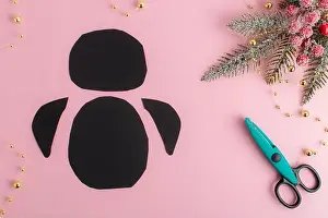 Step By Step Prints: DIY. Step-by-step instructions for making a penguin out of paper. Step 1