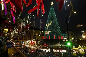 Starkpix Prints: Dortmund, 25.11.2025: Der angeblich größte Weihnachtsbaum der Welt auf dem Dortmunder Weihnachtsmarkt