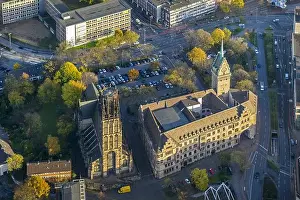 Centres Prints: Duisburg townhall and the Evangelical church Salvator Kirche at the Burgplatz