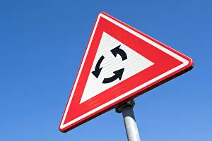 Regulations Prints: Dutch road sign: roundabout ahead