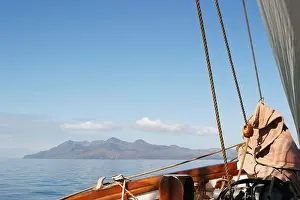 Cutter Prints: The Eda Frandsen, A Gaff Cutter approaching Rum in the Small Isles, Scotland