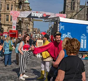 Entertainers Prints: ediburgh festival fringe street performers