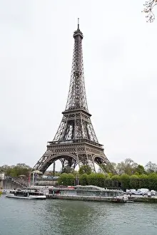 Lovers Prints: Eiffel Tower seen from Avenue de New York close to the Seine River, Paris, France