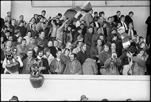 Free Time Prints: Eishockey WM Graz 1973: Schweizer Fans#Ice-hockey WCH Graz 1973: swiss supporters- RDB BY DUKAS
