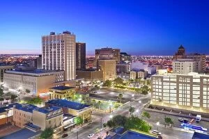 Images Dated 22nd June 2019: El Paso, Texas, USA downtown city skyline at dusk with Juarez, Mexico in the distance