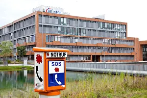 Domicile Prints: Emergency telephone in front of the headquarters of Infineon Technologies AG