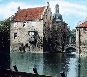 Archiv Prints: Es ist eine wirklich kleine Wasserburg
