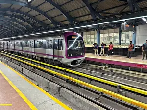 Bangalore Prints: Exclusive high quality shots of Namma metro train in MG road, Bengaluru