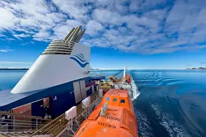 Perfect Weather Prints: Expedition cruising in the Arctic and Svalbard, Norway