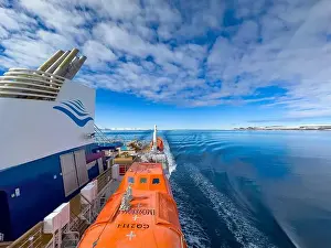 Cruising Prints: Expedition cruising in the Arctic and Svalbard, Norway