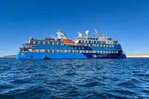 Cruising Prints: Expedition cruising in the Arctic and Svalbard, Norway
